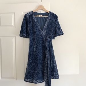 Francesca’s Blue Velvet Wrap Dress (Size M)
